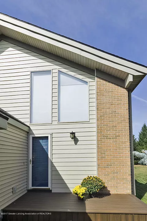 7995 Ashbrook Dr, Haslett, MI 48840 photo 3