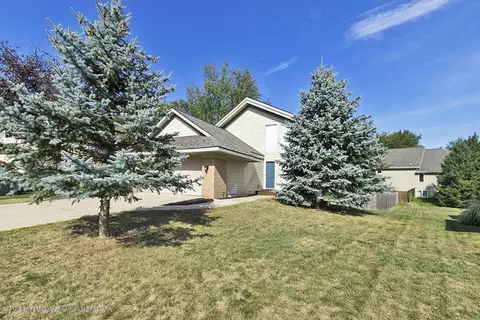 7995 Ashbrook Dr, Haslett, MI 48840 photo 2