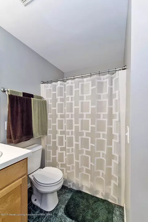 7995 Ashbrook Dr, Haslett, MI 48840 photo 15