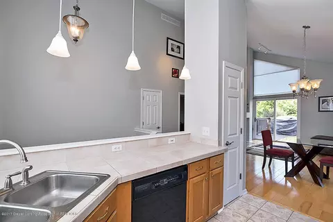 7995 Ashbrook Dr, Haslett, MI 48840 photo 11