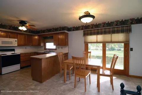 2309 E Libbie, Lansing, MI 48917 photo 6