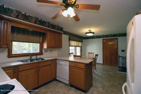 2309 E Libbie, Lansing, MI 48917 photo 8
