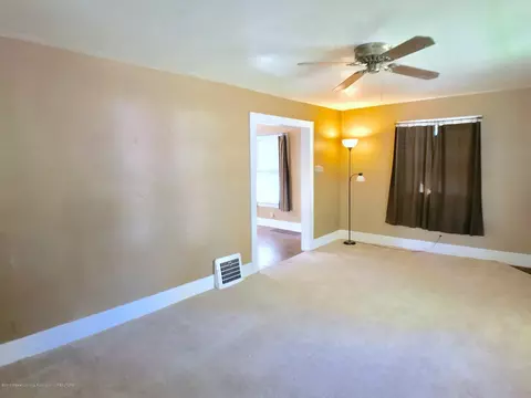 208 E Dwight St, Lansing, MI 48906 photo 4