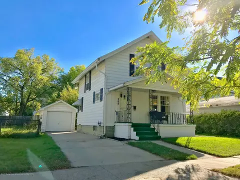 208 E Dwight St, Lansing, MI 48906 photo 2