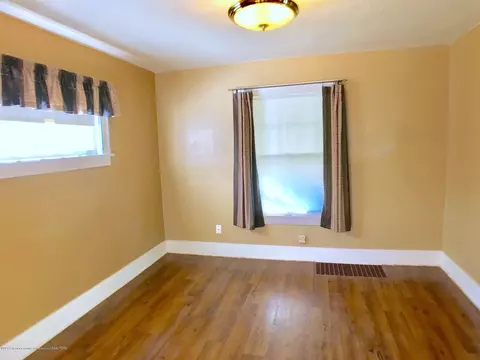 208 E Dwight St, Lansing, MI 48906 photo 6