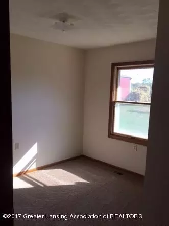 2586 E Hyde Rd, Saint Johns, MI 48879 photo 9