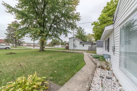 16931 Cedar St, Lansing, MI 48906 photo 25