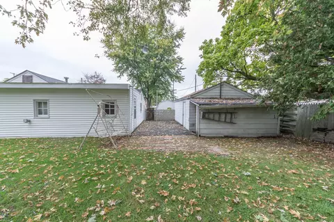 16931 Cedar St, Lansing, MI 48906 photo 21