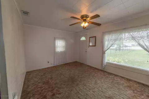 16931 Cedar St, Lansing, MI 48906 photo 4