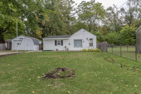 16931 Cedar St, Lansing, MI 48906 photo 1