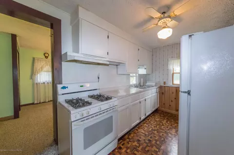 16931 Cedar St, Lansing, MI 48906 photo 6
