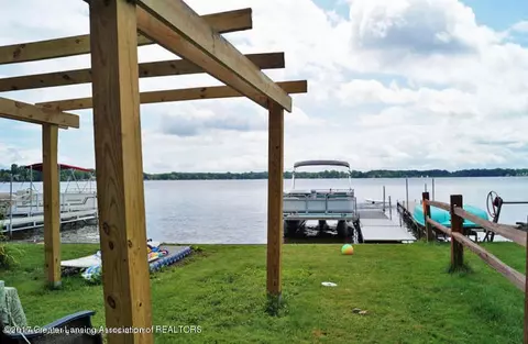6257 W Reynolds Rd, Haslett, MI 48840 photo 3