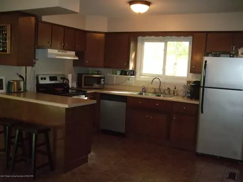 3950 Windward Dr, Lansing, MI 48911 photo 4