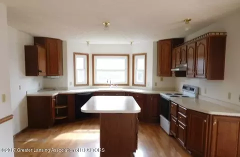 1341 Sherrington Dr, Dewitt, MI 48820 photo 3