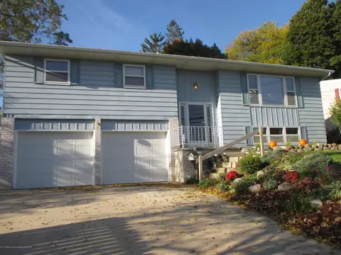 514 E Riv, Grand Ledge, MI 48837 photo 37