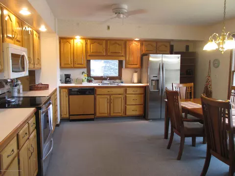 514 E Riv, Grand Ledge, MI 48837 photo 8