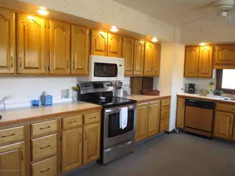 514 E Riv, Grand Ledge, MI 48837 photo 10