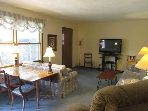 514 E Riv, Grand Ledge, MI 48837 photo 16