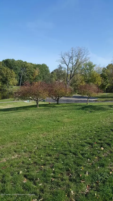 514 E Riv, Grand Ledge, MI 48837 photo 6
