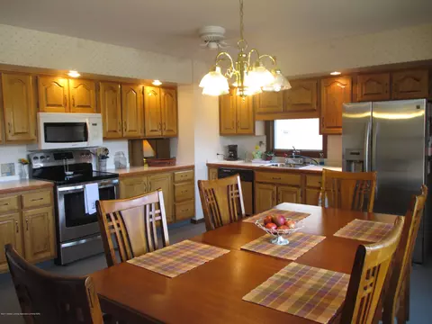 514 E Riv, Grand Ledge, MI 48837 photo 9