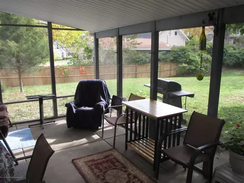 514 E Riv, Grand Ledge, MI 48837 photo 29