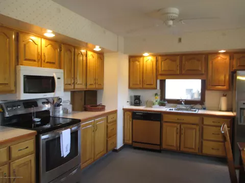 514 E Riv, Grand Ledge, MI 48837 photo 11