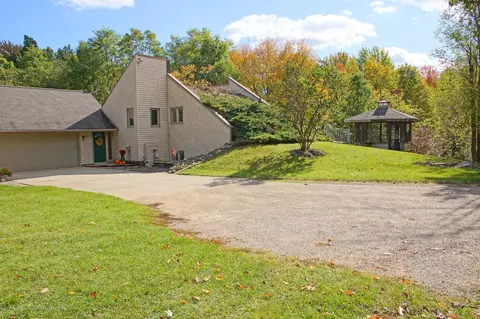 7818 W Lovejoy Rd, Perry, MI 48872 photo 2