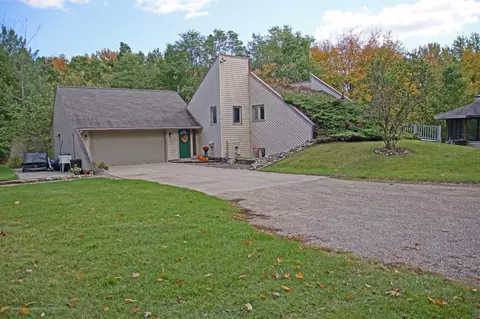 7818 W Lovejoy Rd, Perry, MI 48872 photo 1