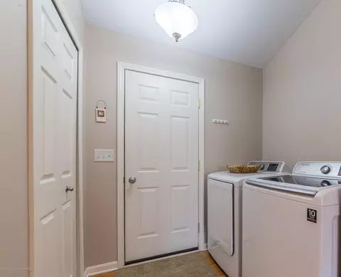 5887 Westover Dr, Bath, MI 48808 photo 5