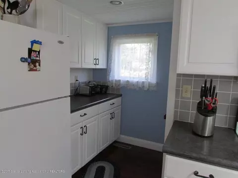 226 E Ash St, Mason, MI 48854 photo 4
