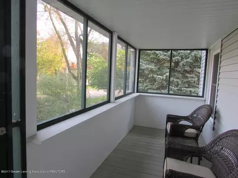 226 E Ash St, Mason, MI 48854 photo 3