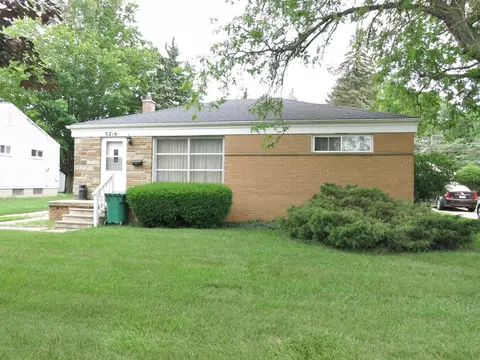 3216 Timber Dr, Lansing, MI 48917 photo 2