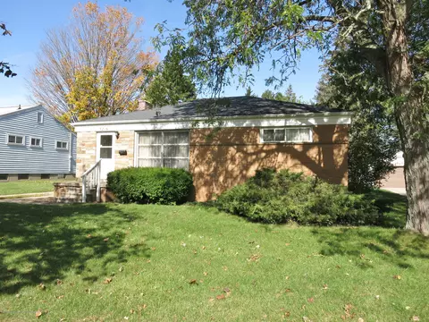 3216 Timber Dr, Lansing, MI 48917 photo 4
