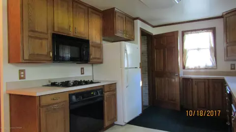 2208 E Cavanaugh Rd, Lansing, MI 48910 photo 4