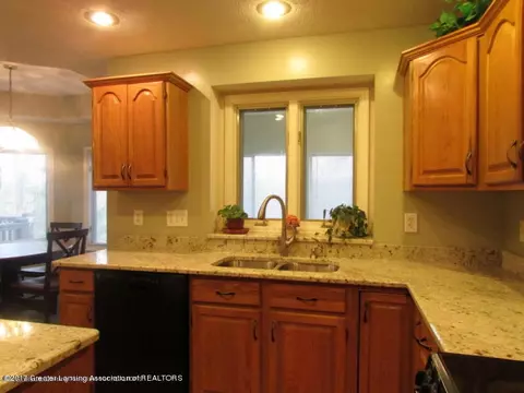 5548 Silverleaf Ct, Haslett, MI 48840 photo 23