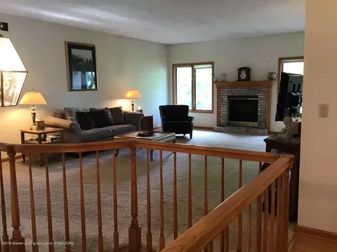 5552 Silverleaf Ct, Haslett, MI 48840 photo 3