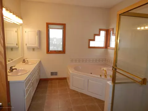5552 Silverleaf Ct, Haslett, MI 48840 photo 12