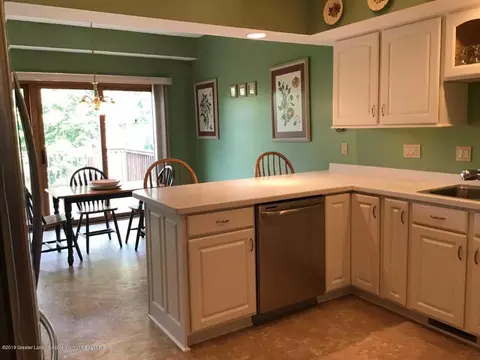 5552 Silverleaf Ct, Haslett, MI 48840 photo 7