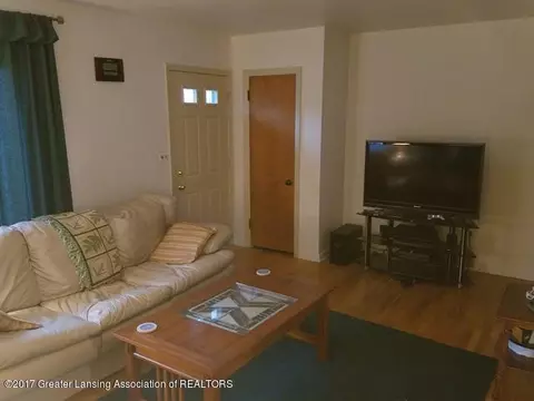 2515 Lyons Ave, Lansing, MI 48910 photo 2