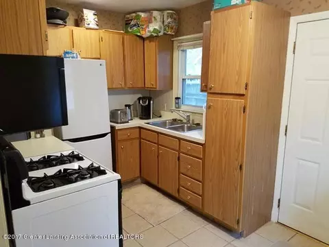 2515 Lyons Ave, Lansing, MI 48910 photo 5
