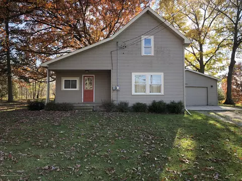 216 Mill St, Maple Rapids, MI 48853 photo 2