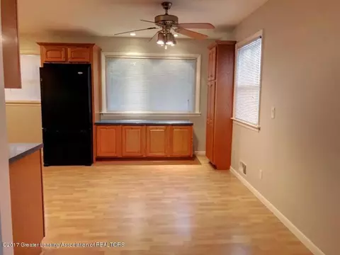 132 N Dibble, Lansing, MI 48917 photo 10