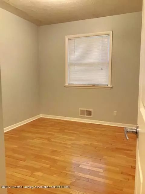 132 N Dibble, Lansing, MI 48917 photo 19