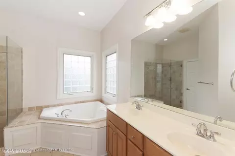 12780 Paradise Dr, Dewitt, MI 48820 photo 10