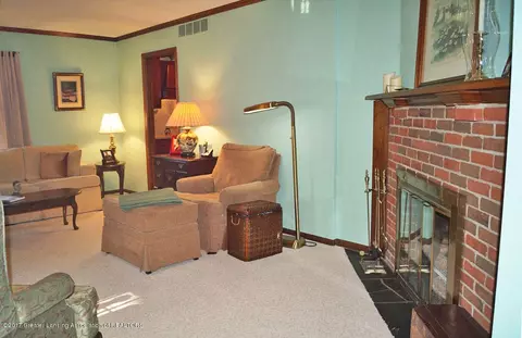 714 Andover Dr, Dewitt, MI 48820 photo 4
