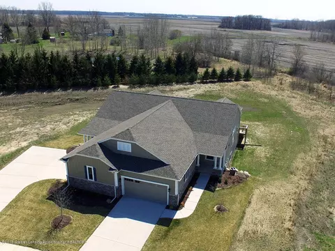 5280 E Hawk Hollow Dr, Bath, MI 48808 photo 1