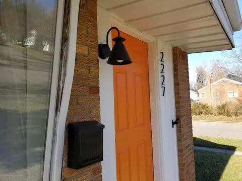 2227 Barstow Rd, Lansing, MI 48906 photo 3
