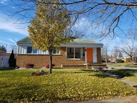 2227 Barstow Rd, Lansing, MI 48906 photo 1