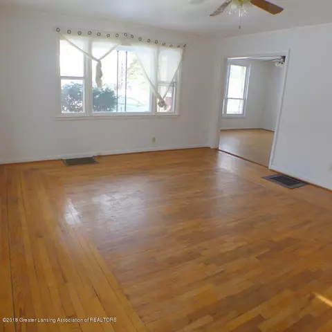 226 E Cherry St, Mason, MI 48854 photo 9