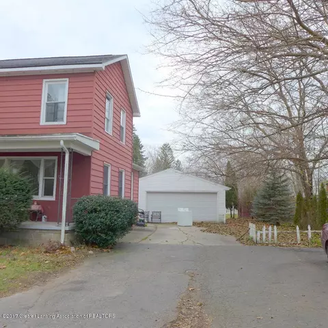 226 E Cherry St, Mason, MI 48854 photo 2